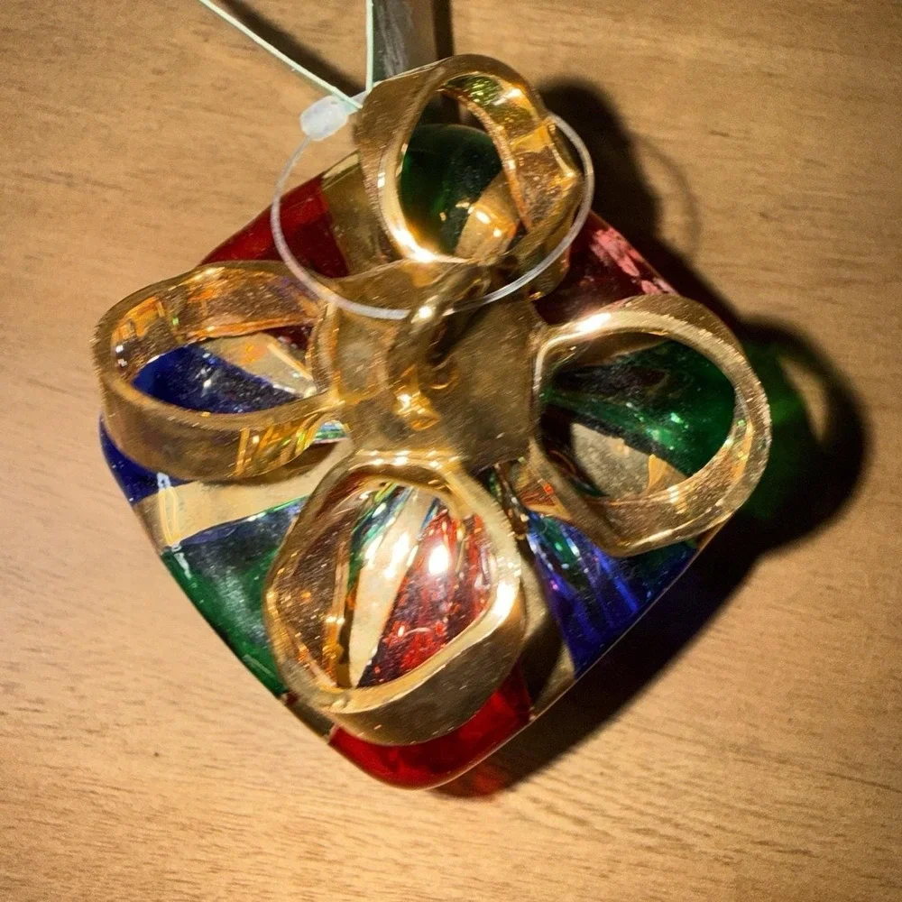 Lord & Taylor Glass Christmas Ornament Gift Box Gold Bow Made in Italy NWT